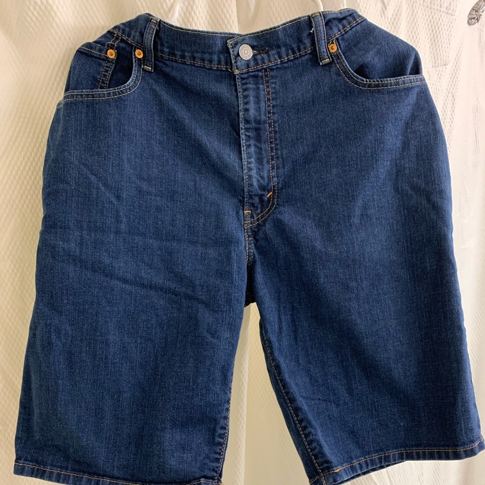 Men’s Levi shorts 36